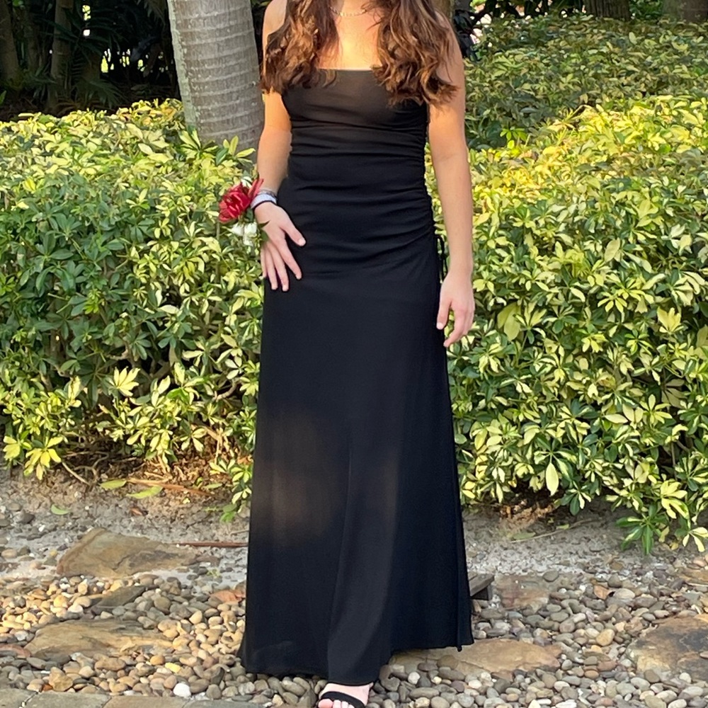 Floor Length Black Prom Dress!!